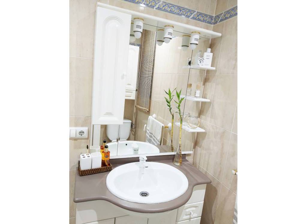 Resale - Apartment - Alicante