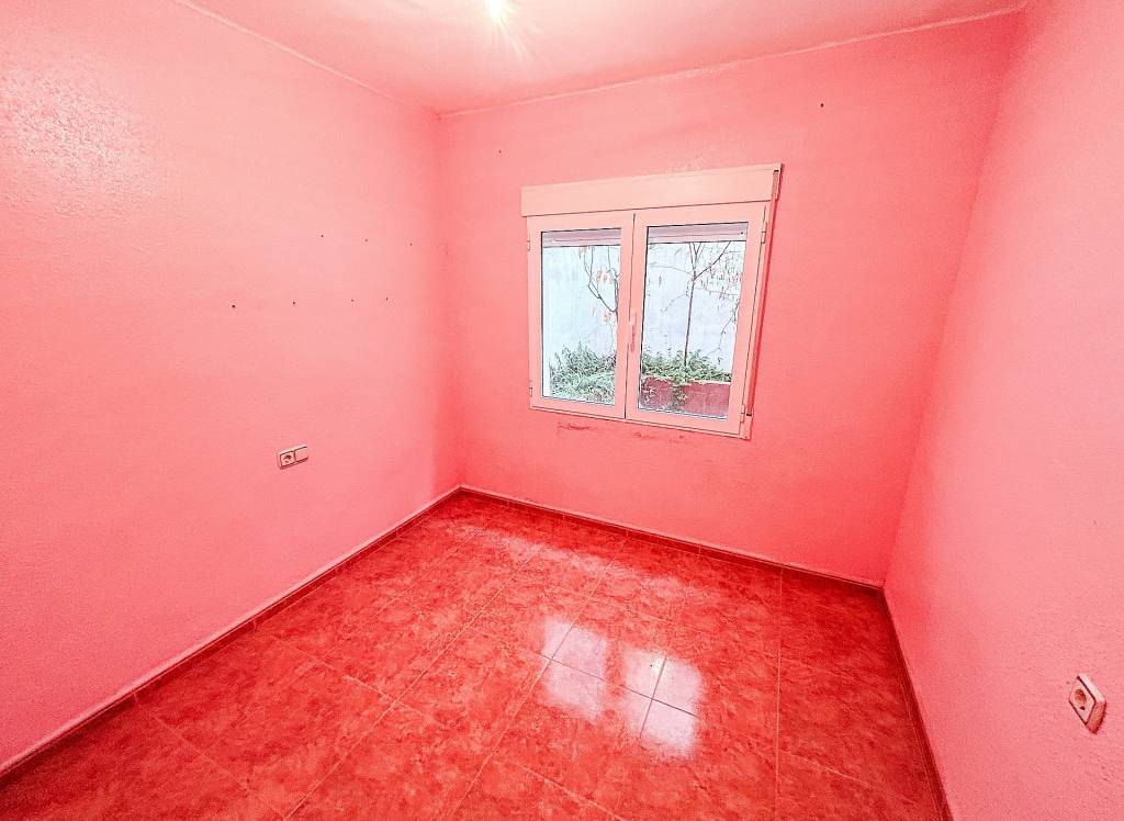 Resale - Apartment - Almansa