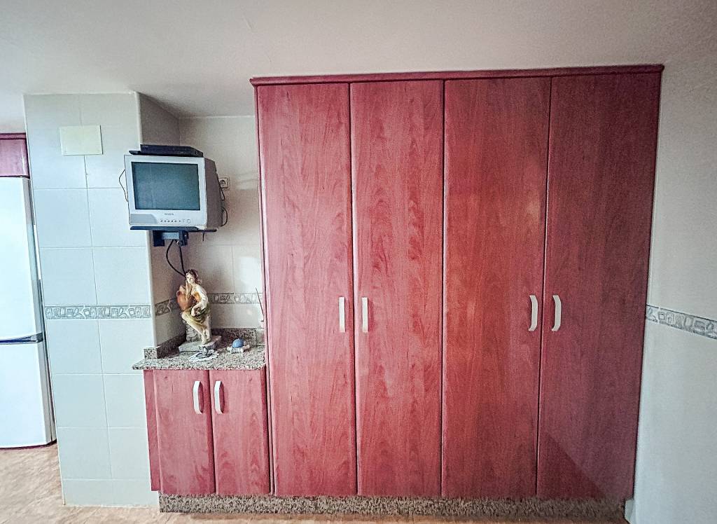 Resale - Apartment - Almansa