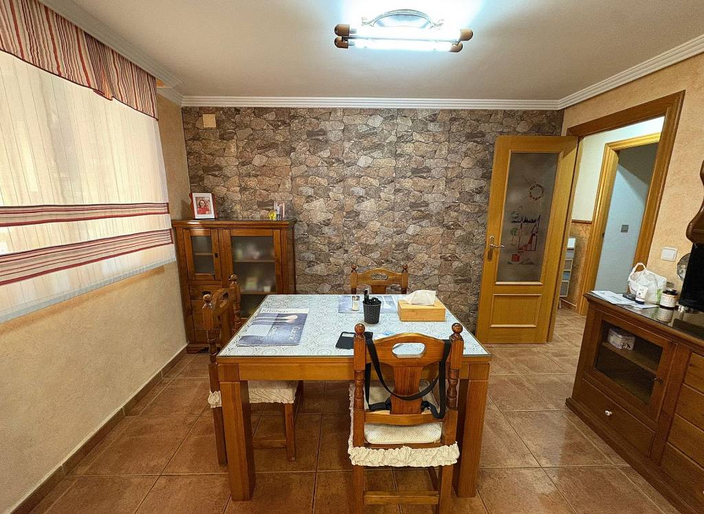 Resale - Apartment - Petrer