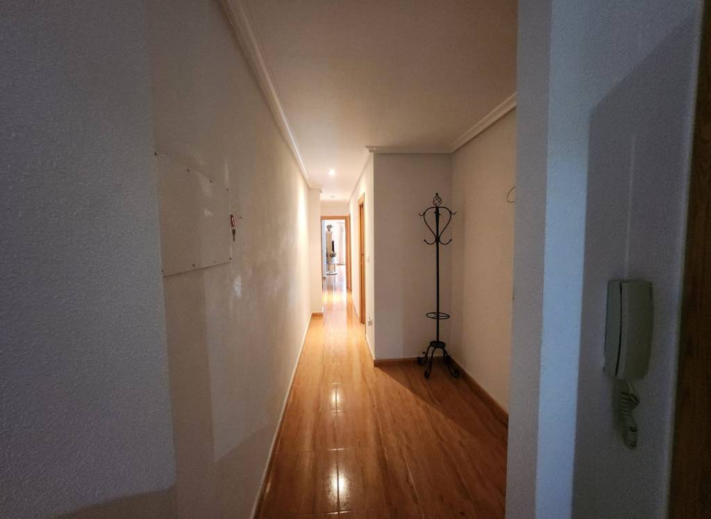 Resale - Apartment - Pinoso