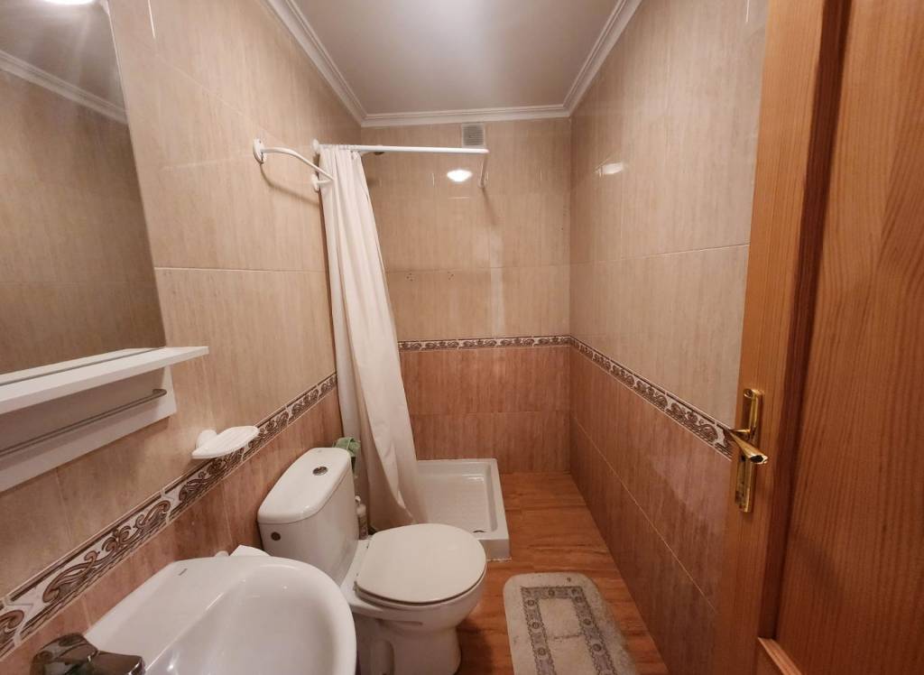 Resale - Apartment - Pinoso