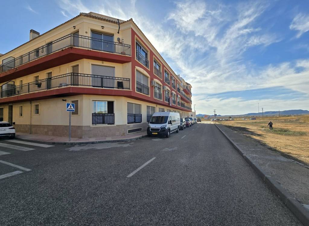 Resale - Apartment - Pinoso