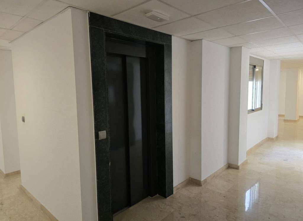 Resale - Apartment - Pinoso