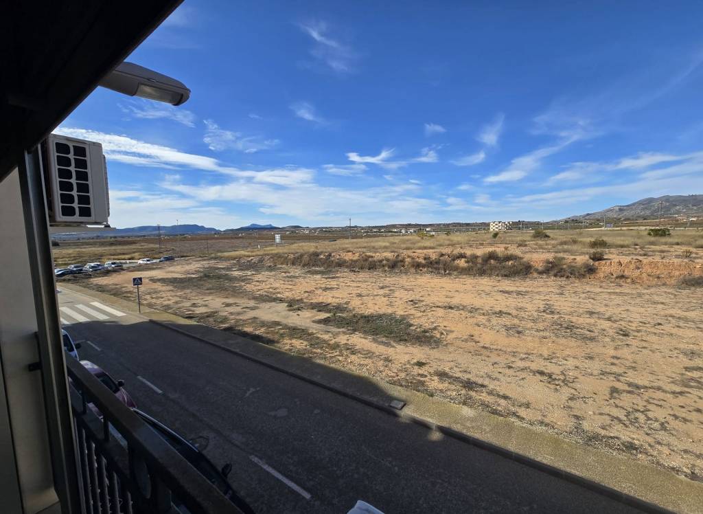 Resale - Apartment - Pinoso