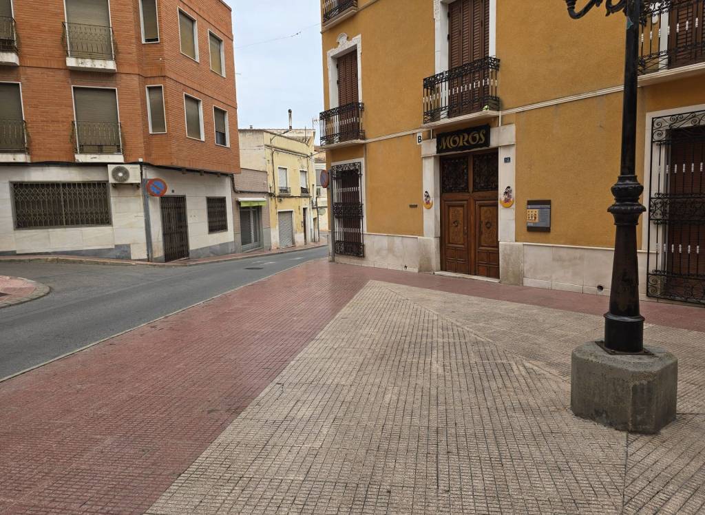 Resale - Apartment - Sax