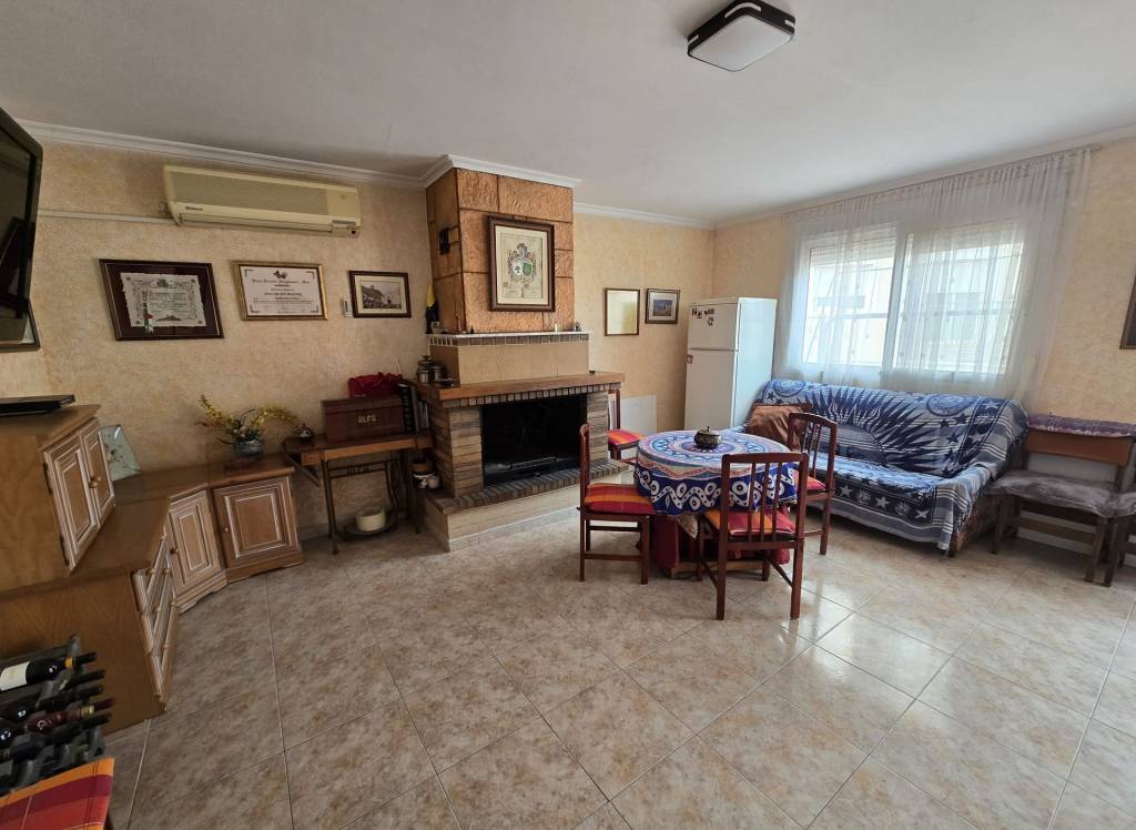 Resale - Apartment - Sax