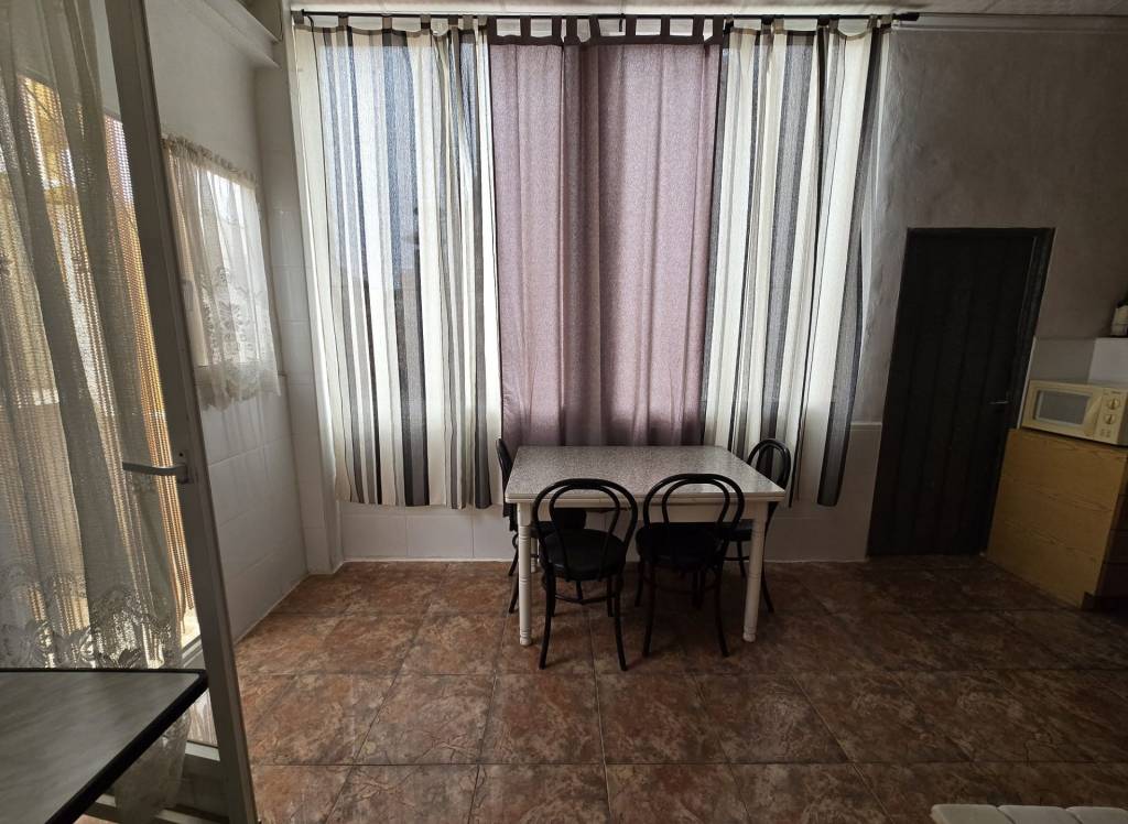 Resale - Apartment - Sax