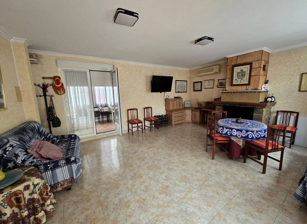 Resale - Apartment - Sax