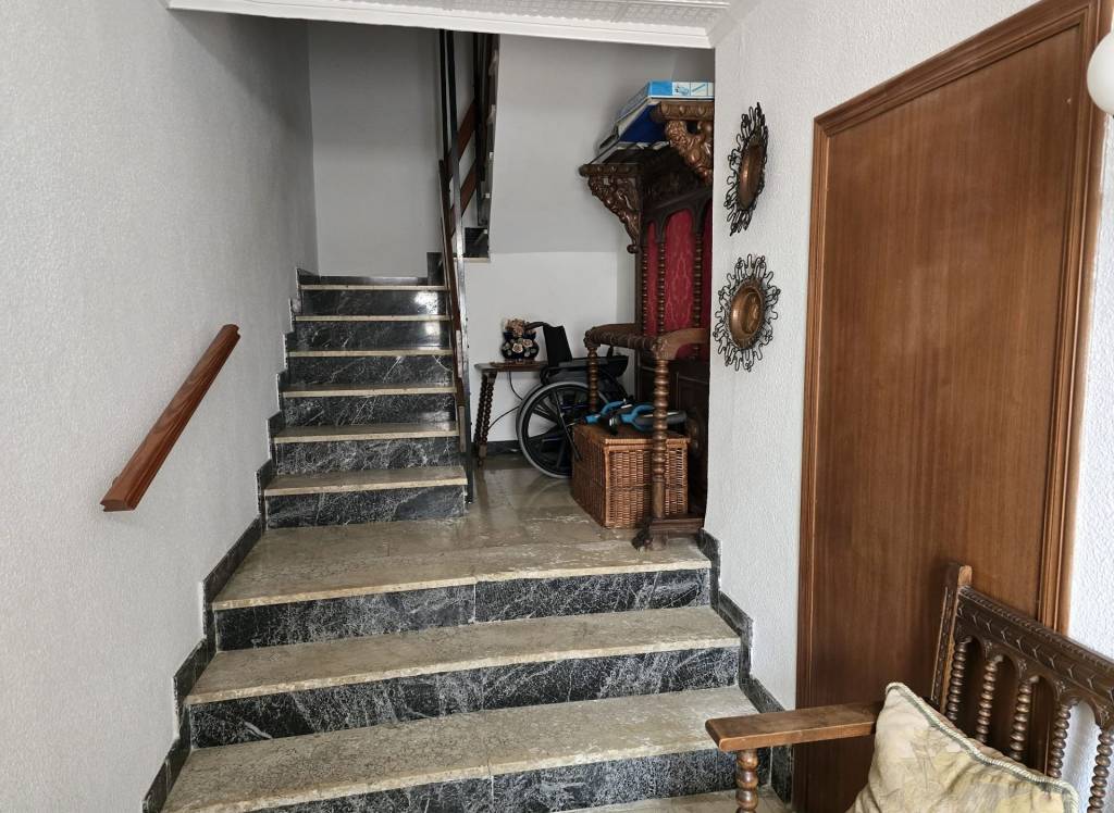 Resale - Apartment - Sax