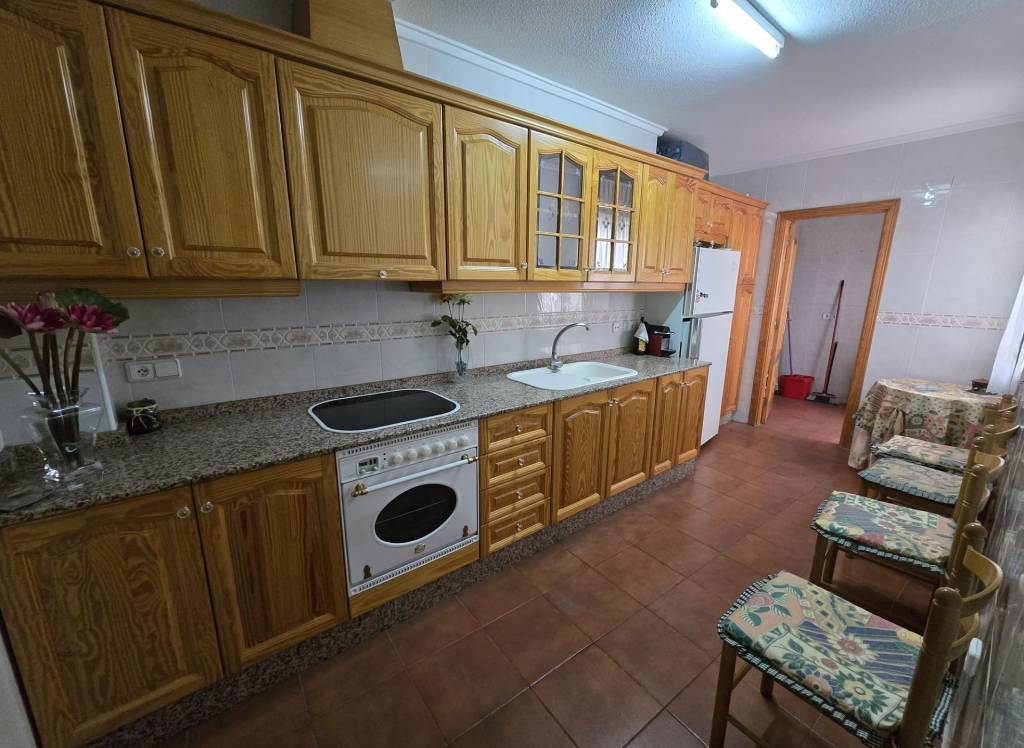 Resale - Apartment - Sax