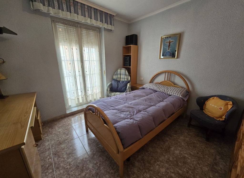 Resale - Apartment - Sax