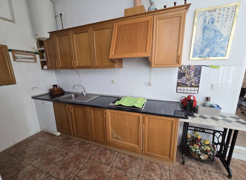 Resale - Apartment - Sax