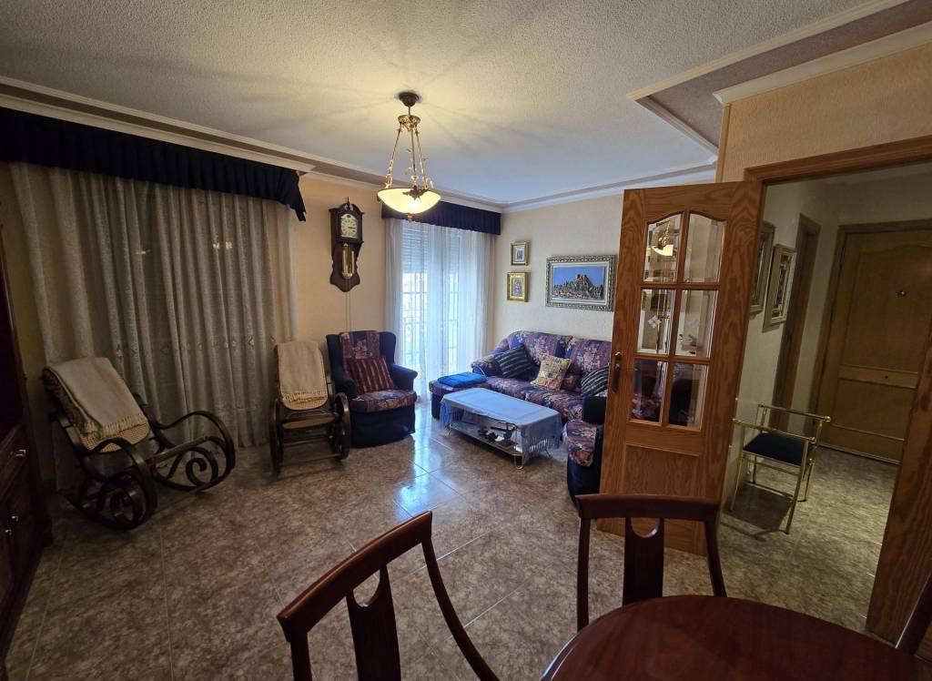 Resale - Apartment - Sax