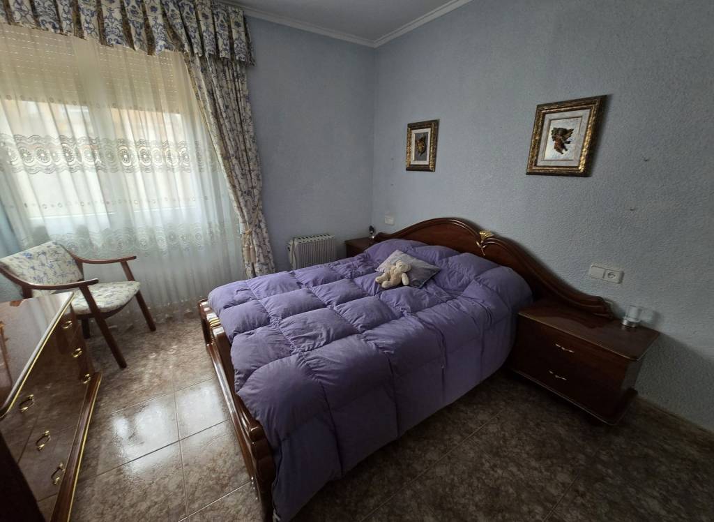 Resale - Apartment - Sax