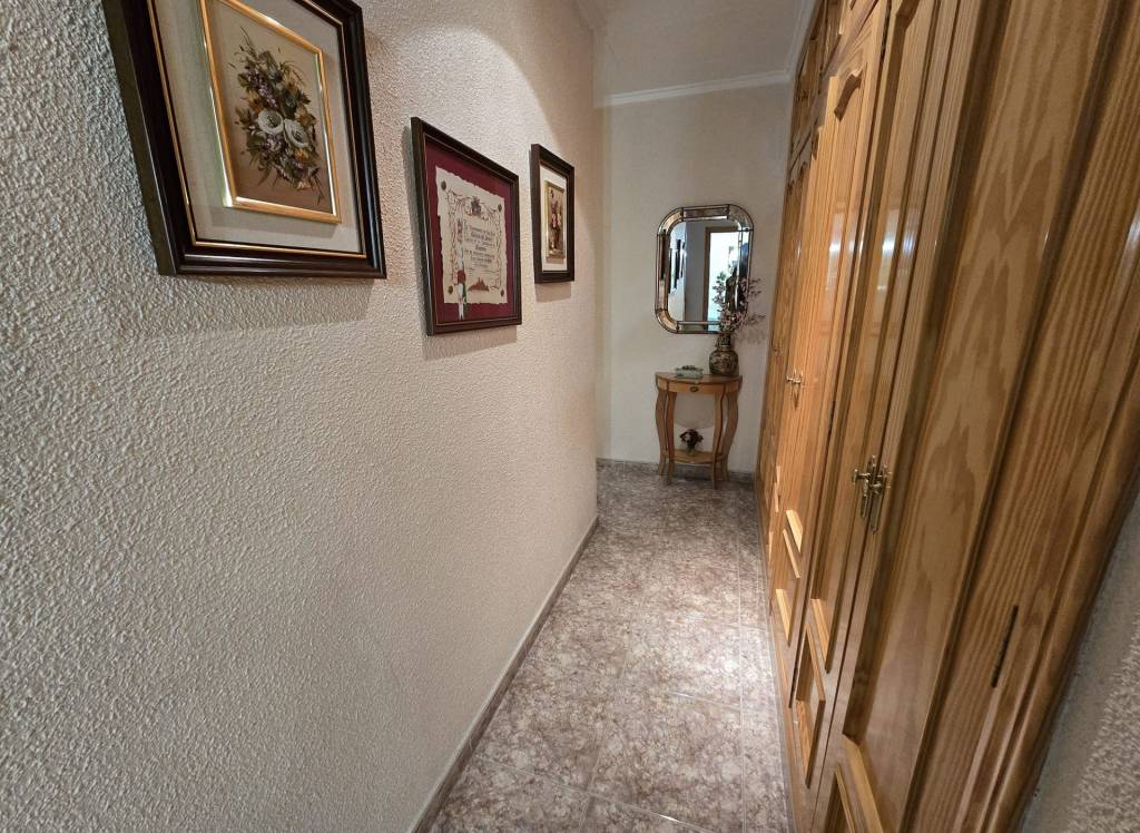 Resale - Apartment - Sax