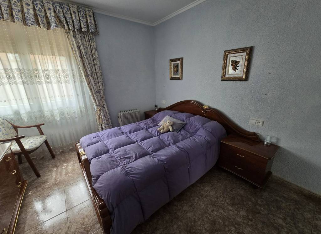 Resale - Apartment - Sax