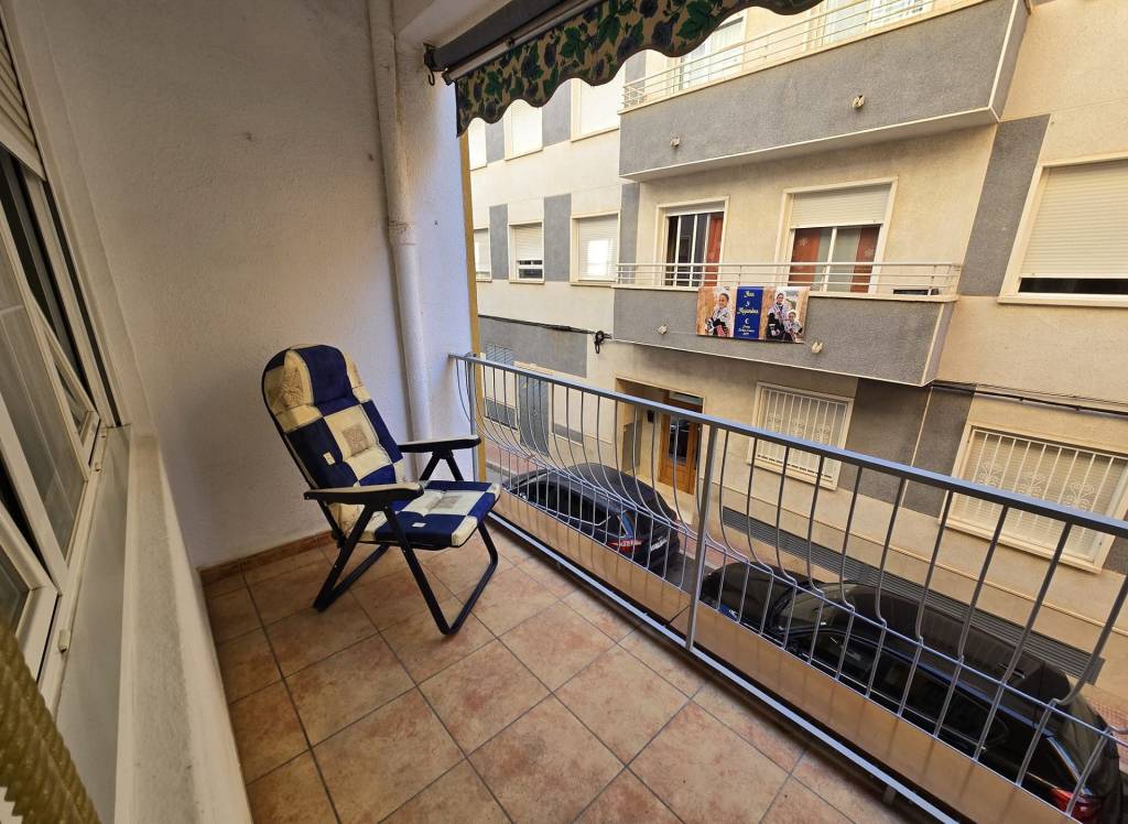 Resale - Apartment - Sax