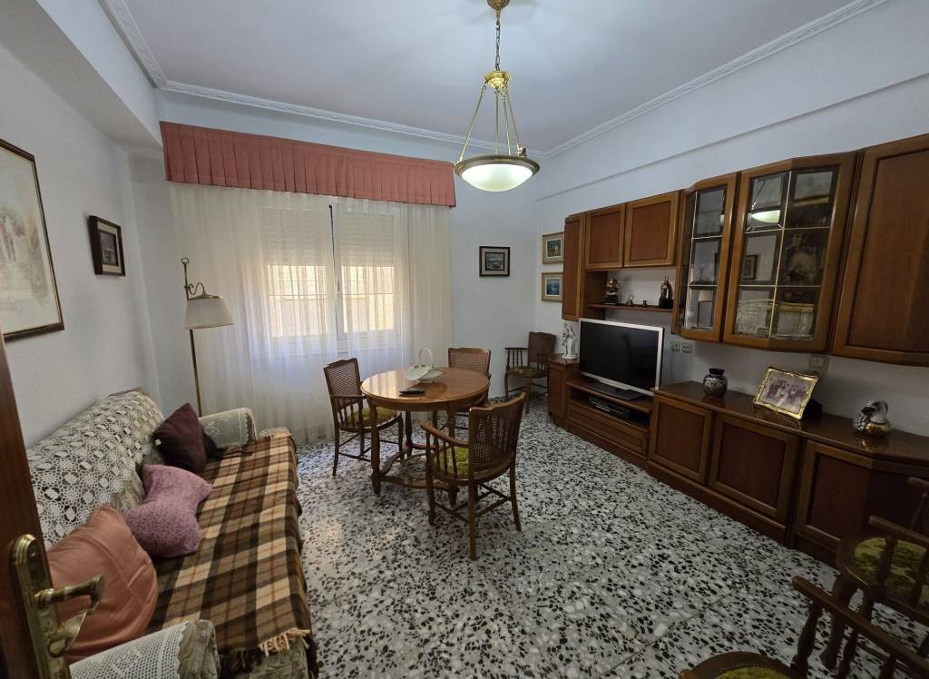 Resale - Apartment - Sax