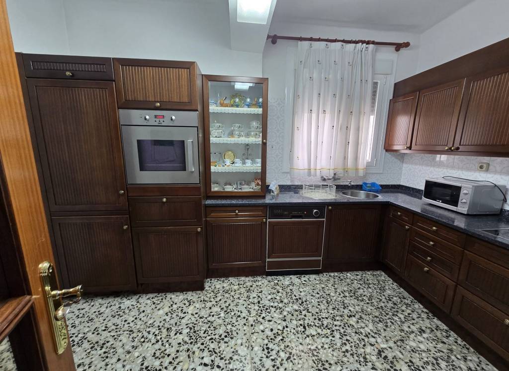 Resale - Apartment - Sax