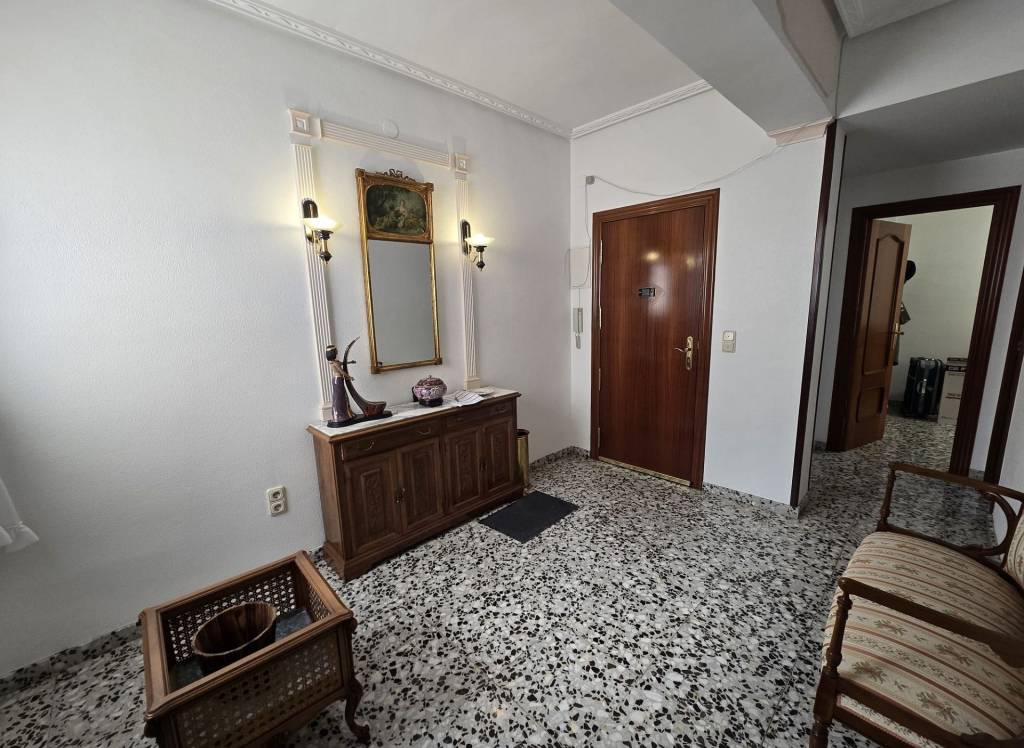 Resale - Apartment - Sax