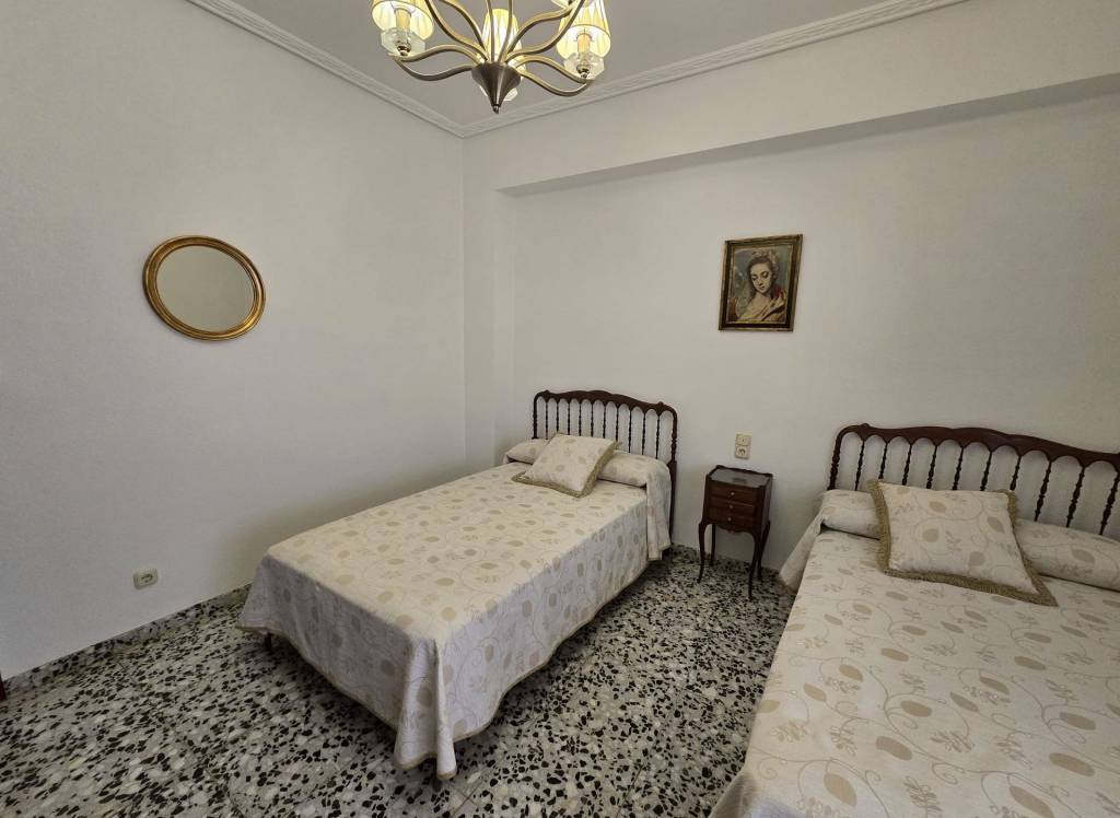 Resale - Apartment - Sax