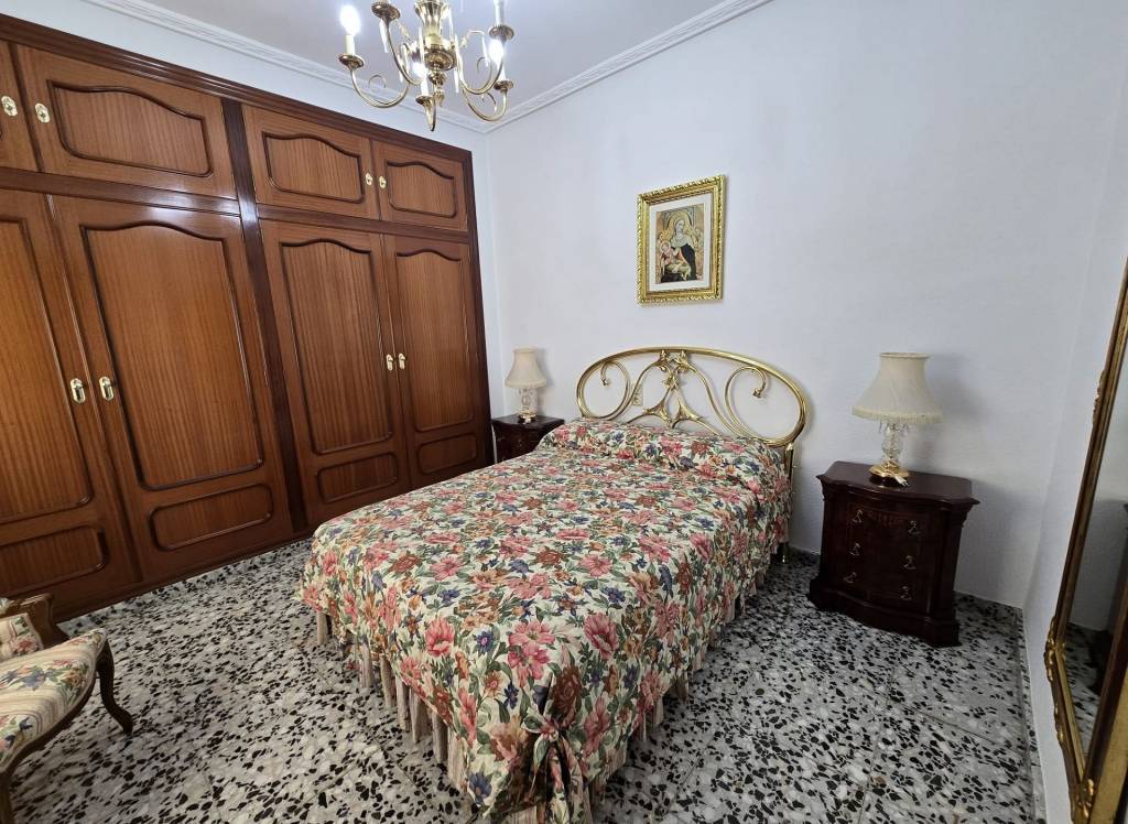 Resale - Apartment - Sax