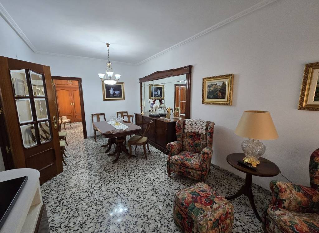 Resale - Apartment - Sax