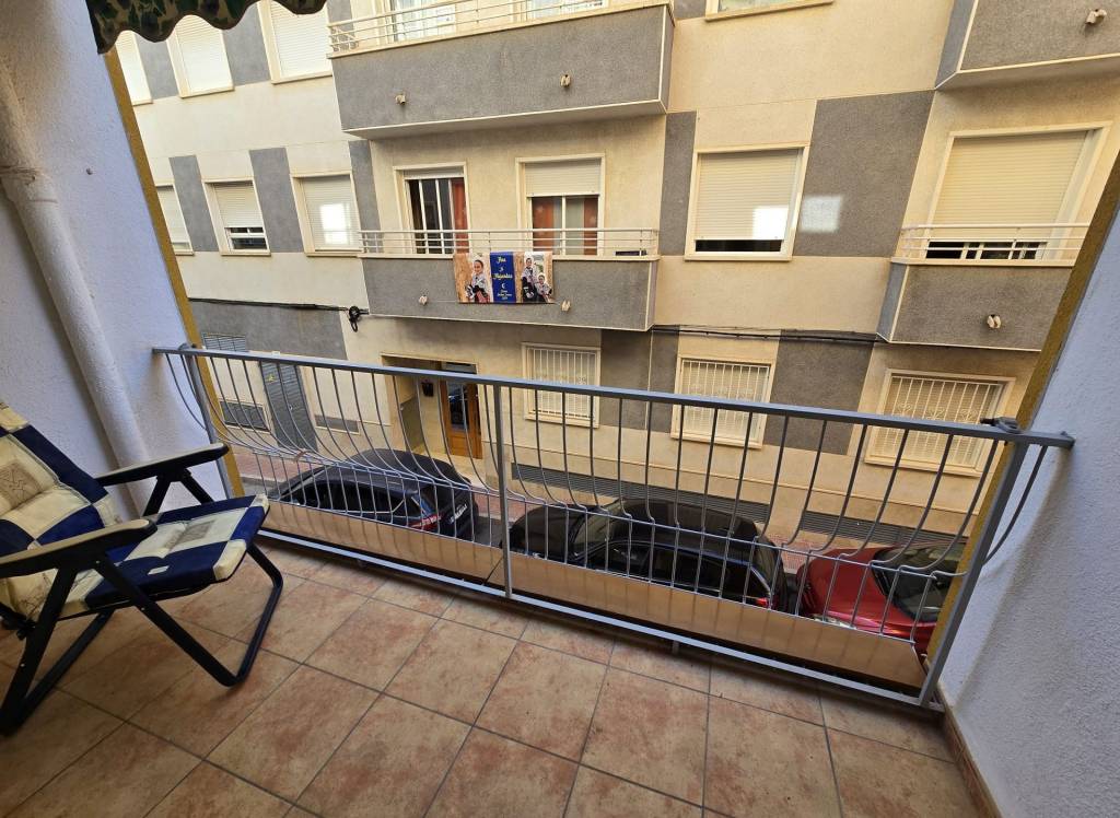 Resale - Apartment - Sax