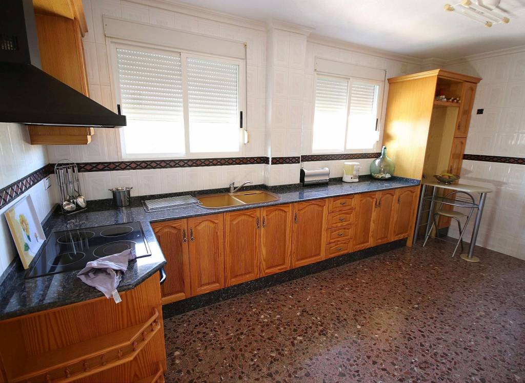 Resale - Commercial - Monovar