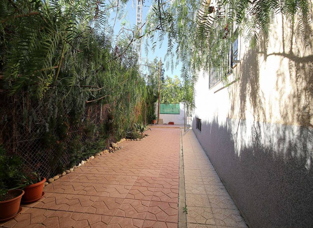 Resale - Commercial - Monovar