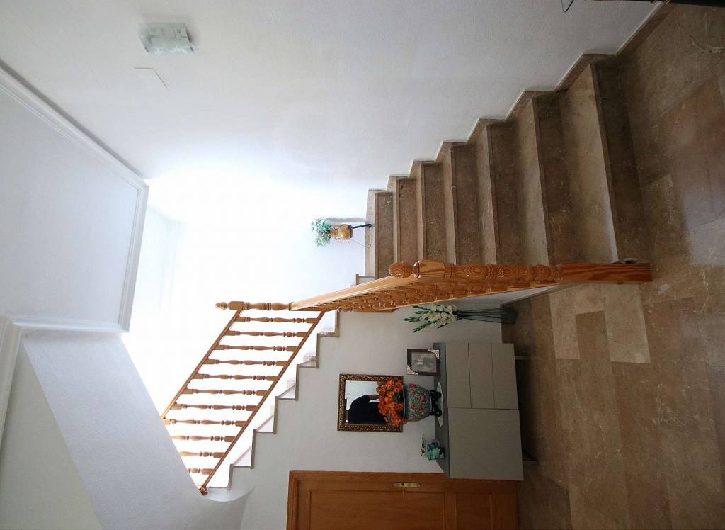 Resale - Commercial - Monovar