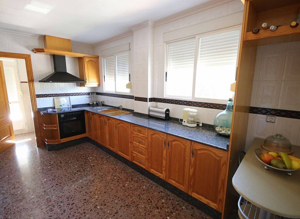 Resale - Commercial - Monovar