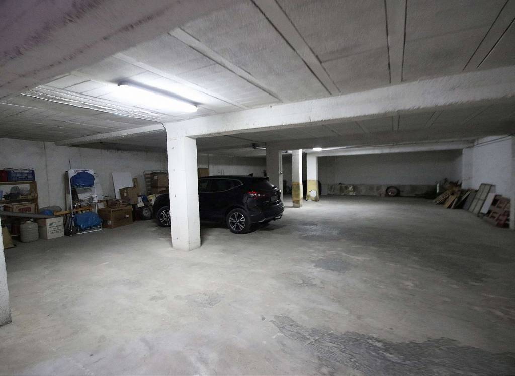 Resale - Commercial - Monovar