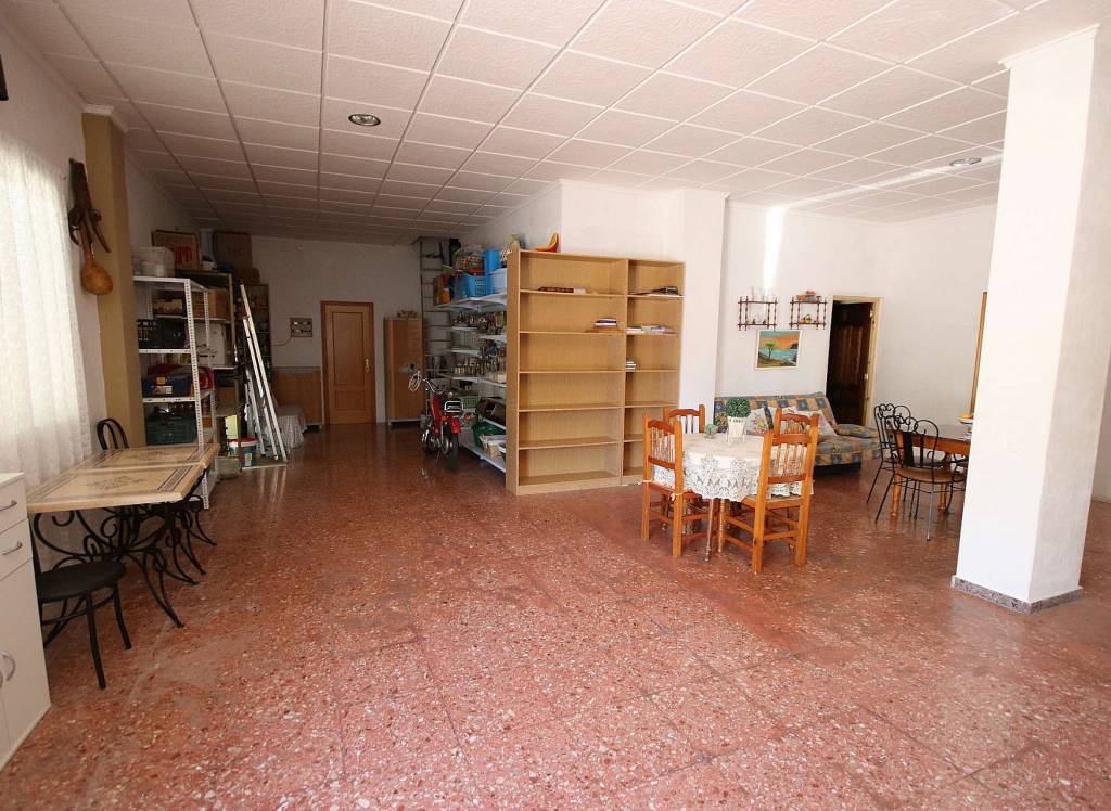 Resale - Commercial - Monovar