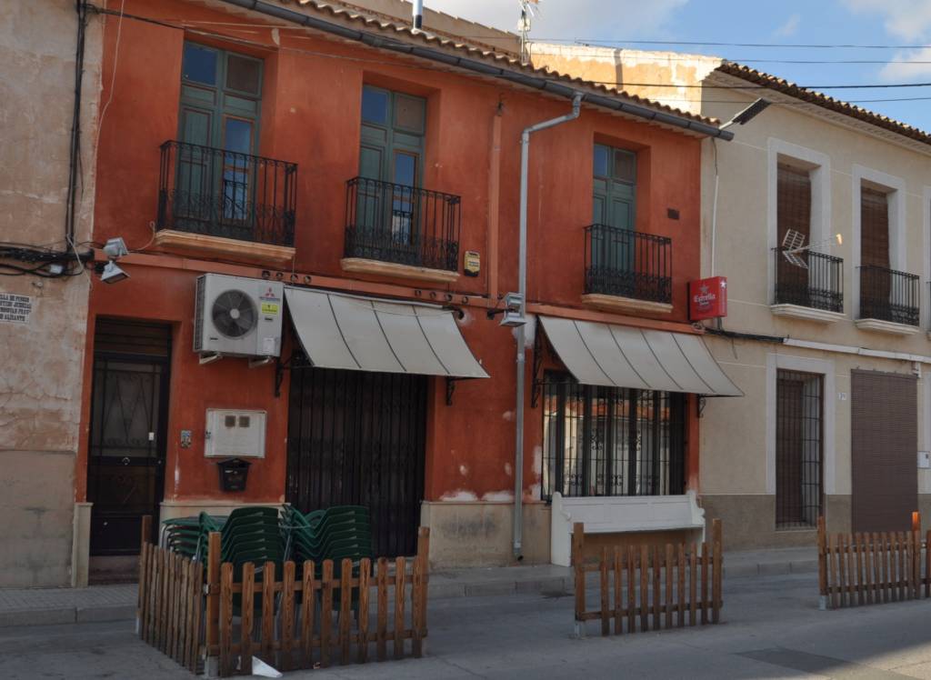 Resale - Commercial - Pinoso - Urban location