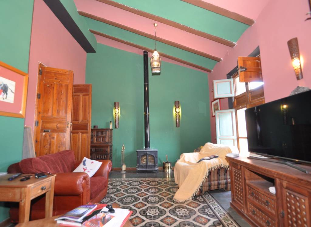 Resale - Commercial - Pinoso - Urban location