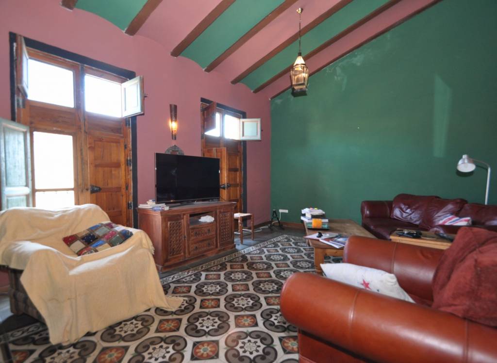 Resale - Commercial - Pinoso - Urban location