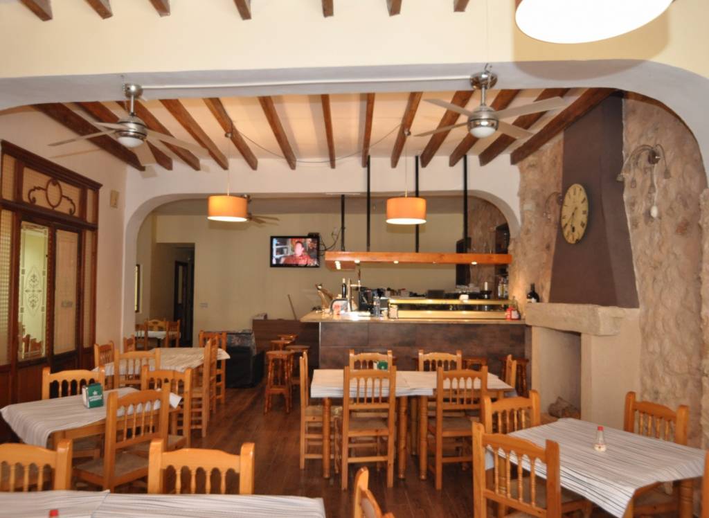 Resale - Commercial - Pinoso - Urban location