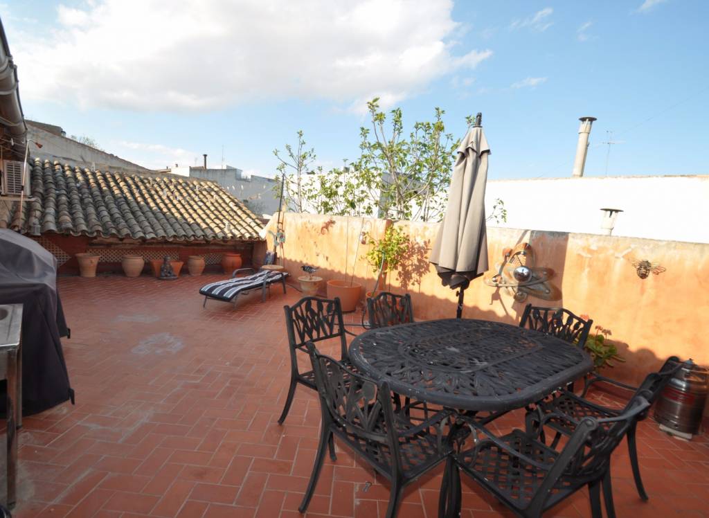 Resale - Commercial - Pinoso - Urban location