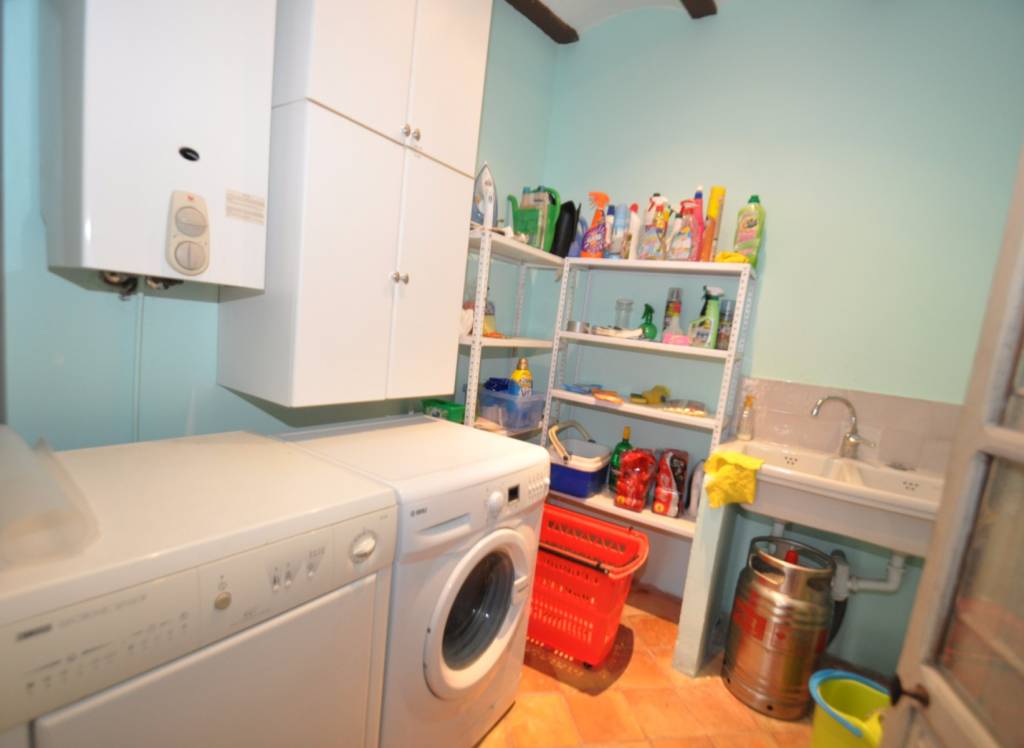 Resale - Commercial - Pinoso - Urban location