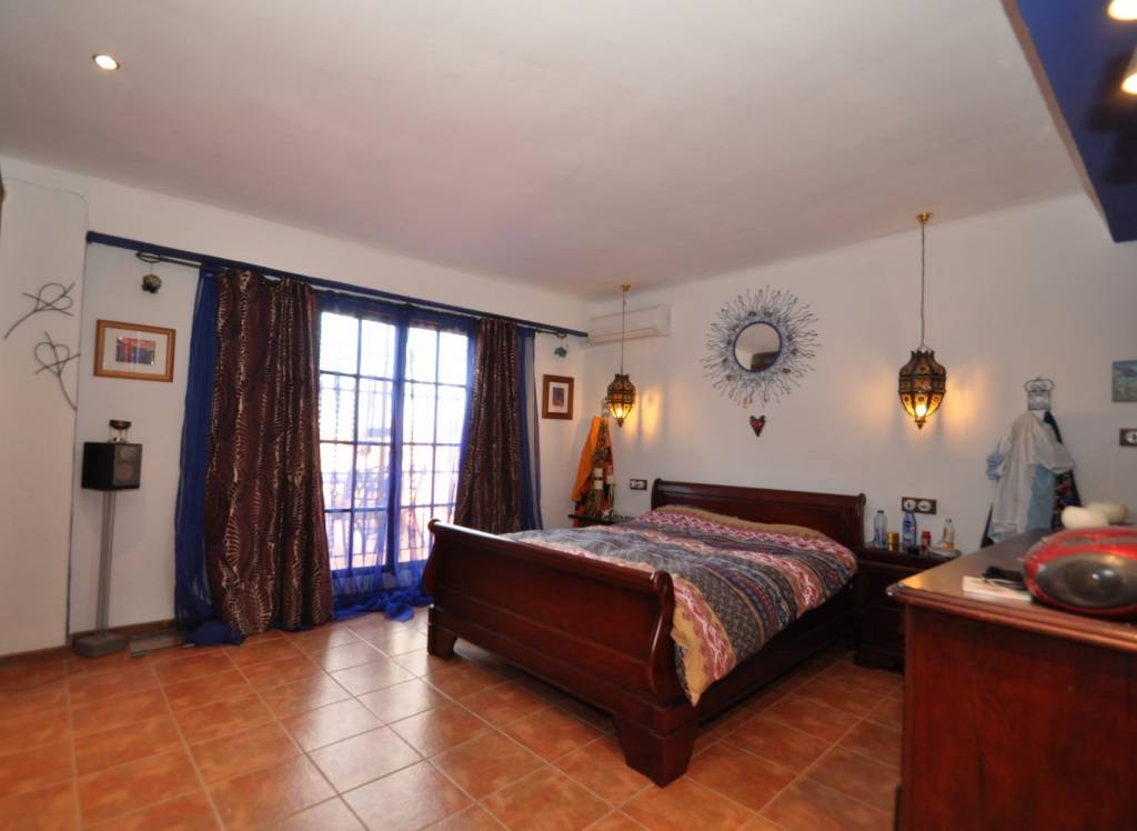 Resale - Commercial - Pinoso - Urban location