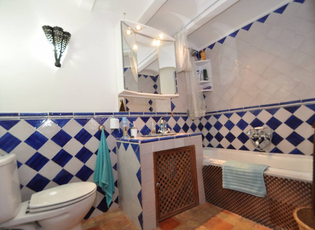 Resale - Commercial - Pinoso - Urban location