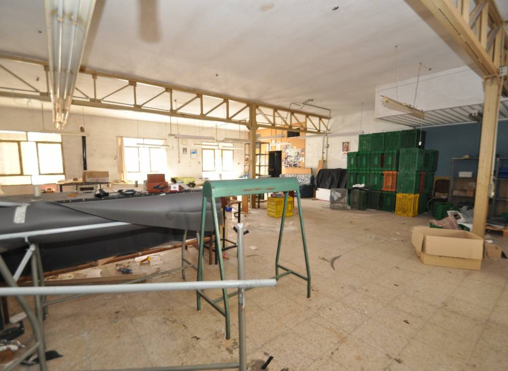 Resale - Commercial - Salinas - Urban location