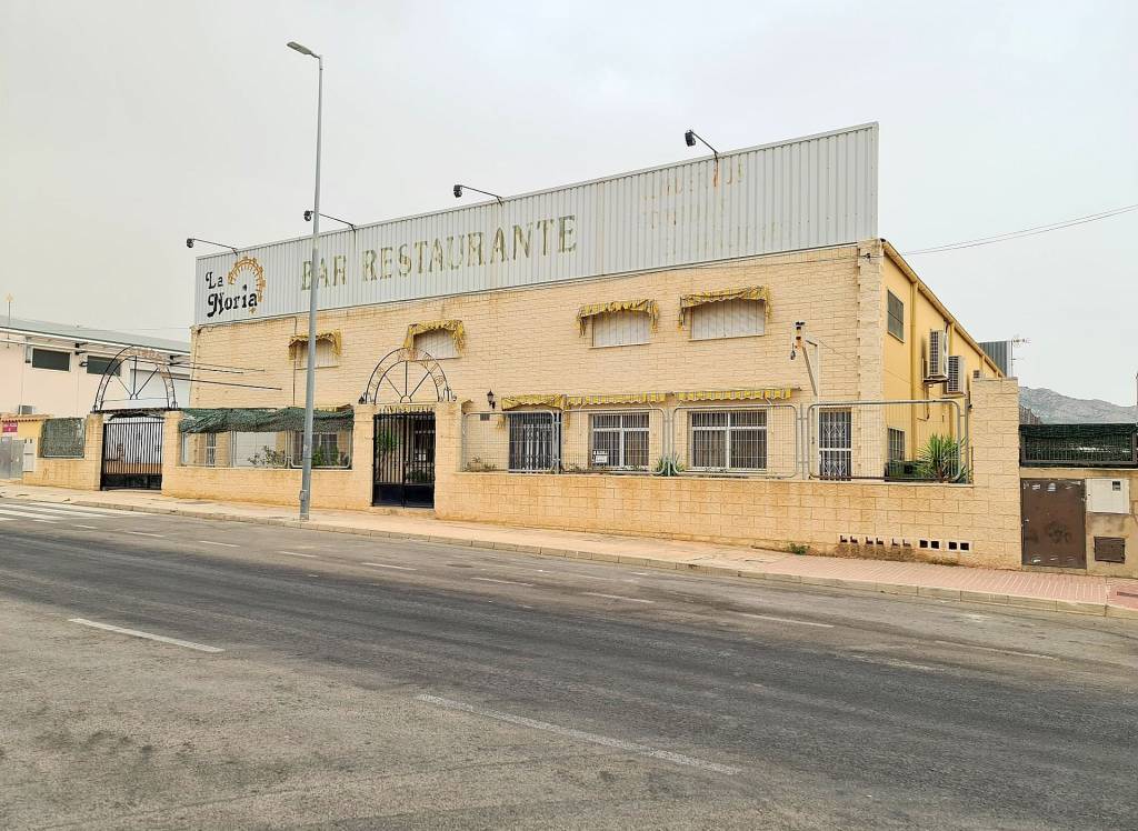 Resale - Commercial - Salinas