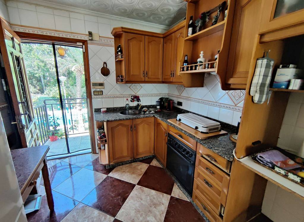 Resale - Country House - Crevillente