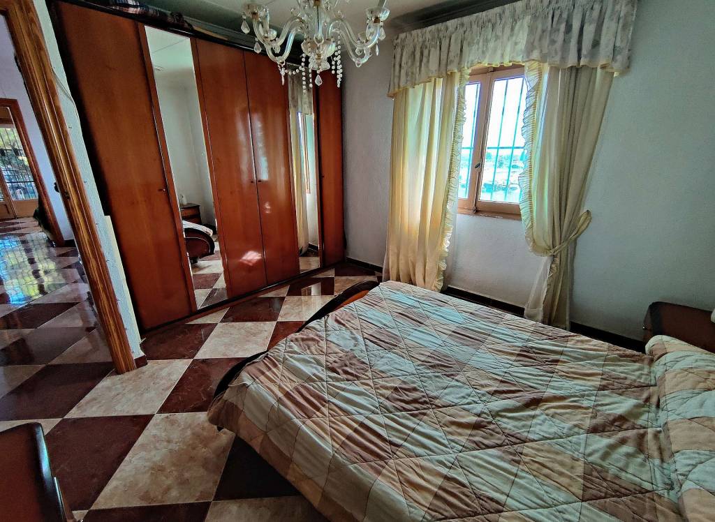 Resale - Country House - Crevillente