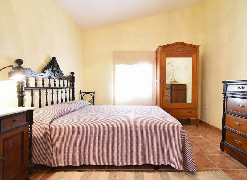 Resale - Country House - Encebras