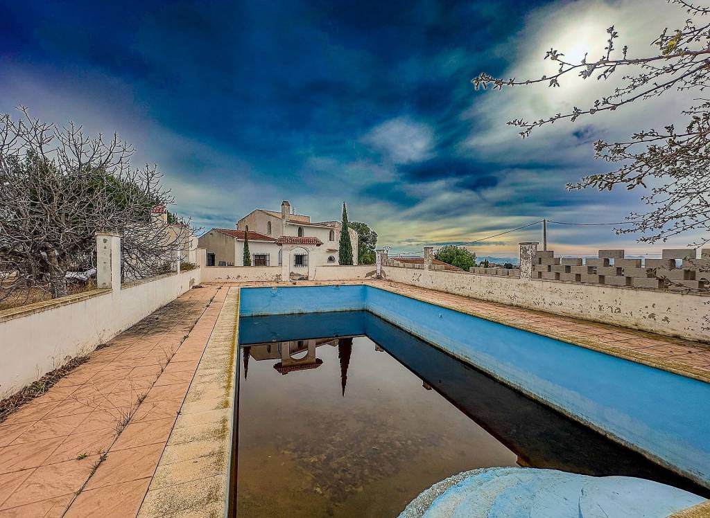 Resale - Country House - Novelda