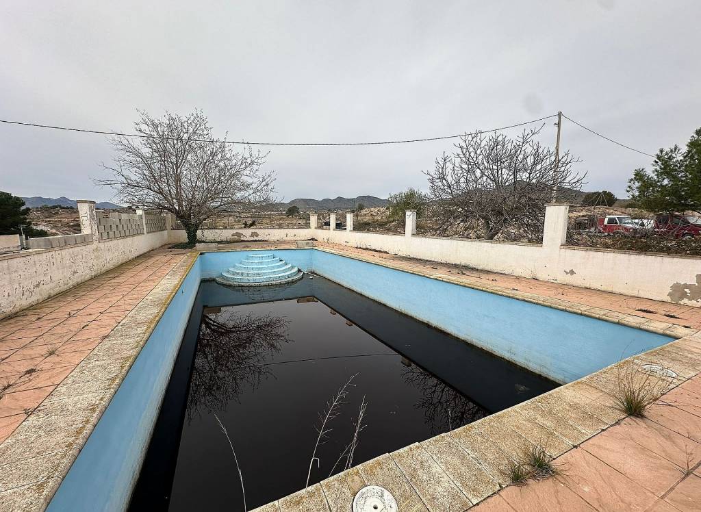 Resale - Country House - Novelda